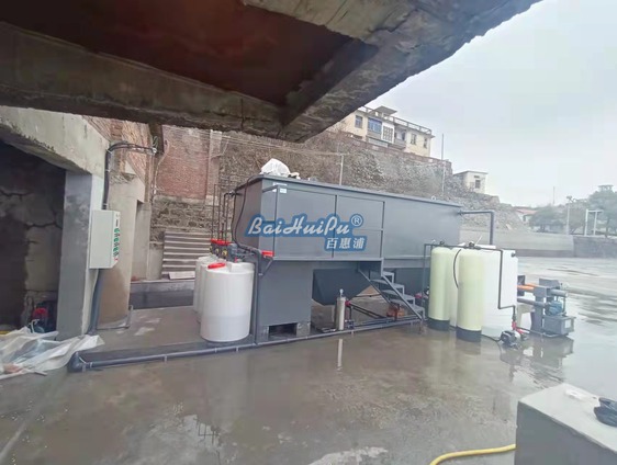 煤化工高盐废水的蒸发浓缩：气化灰水、硅垢与含氟材质的工程对策